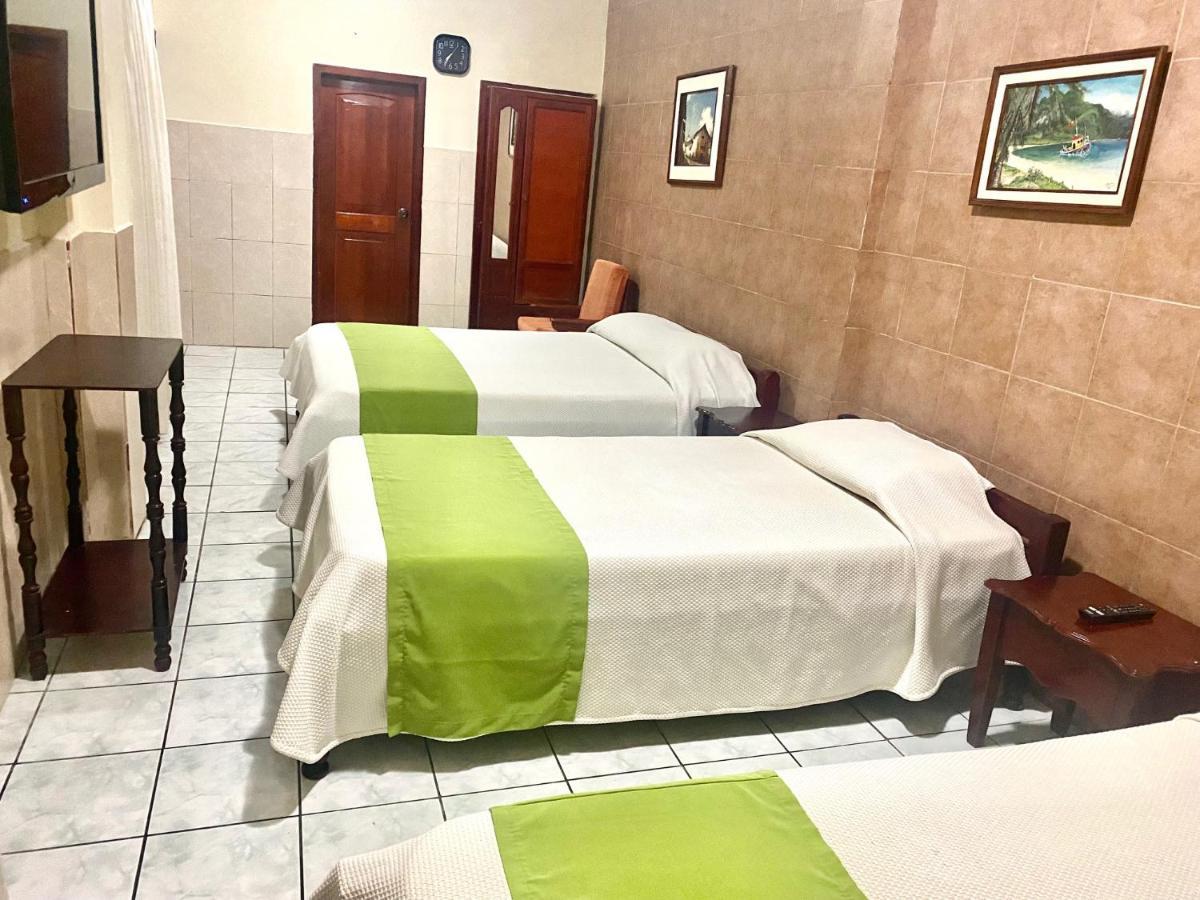 Hotel D'Mario Lago Agrio Εξωτερικό φωτογραφία